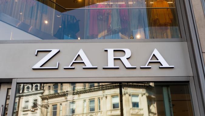 Zara storefront sign